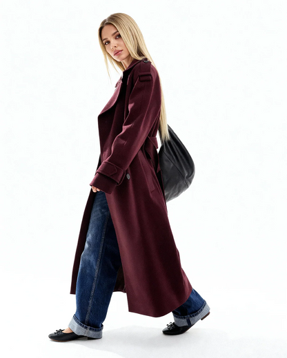 Amalia | Gabardina color vino