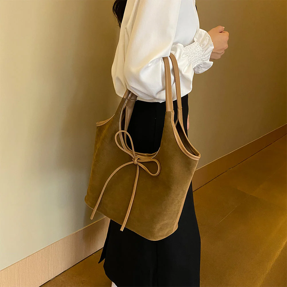 Celina | Bolso tipo cubo con nudo