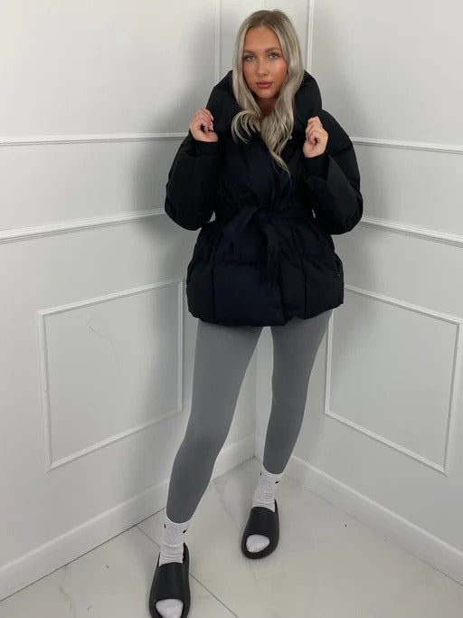 Elina | Chaqueta corta acolchada con cinturón