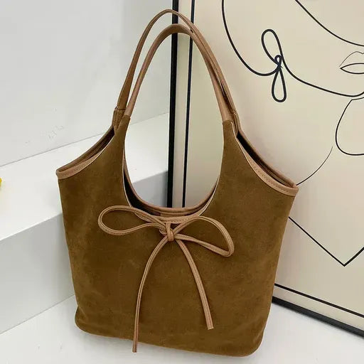 Celina | Bolso tipo cubo con nudo