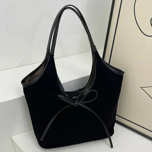 Celina | Bolso tipo cubo con nudo