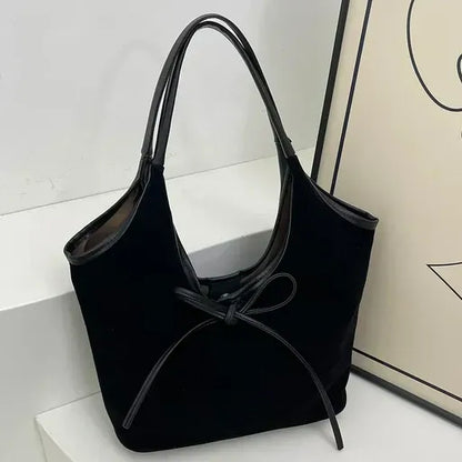 Celina | Bolso tipo cubo con nudo